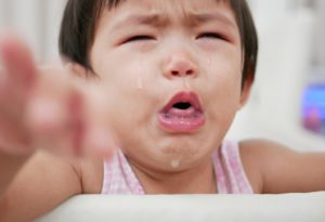 Кашель при плаче и крике