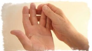 Боль при нажатии на кончики пальцев