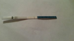 Задержка 2 дня, тянет левый яичник