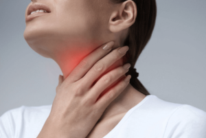 Горит шея спереди,