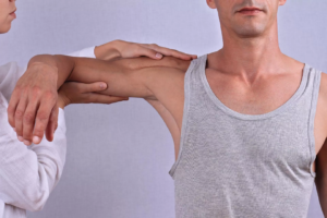 Не поднимается левая рука