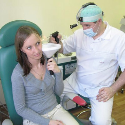 Чем промывать ухо при отите