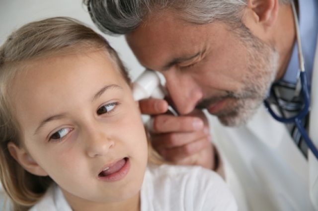 Шум в ушах при отите у детей