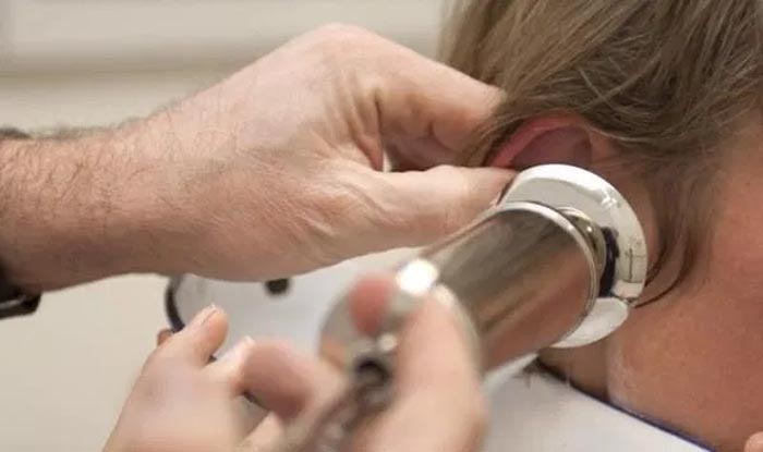 промывание уха промывание уха